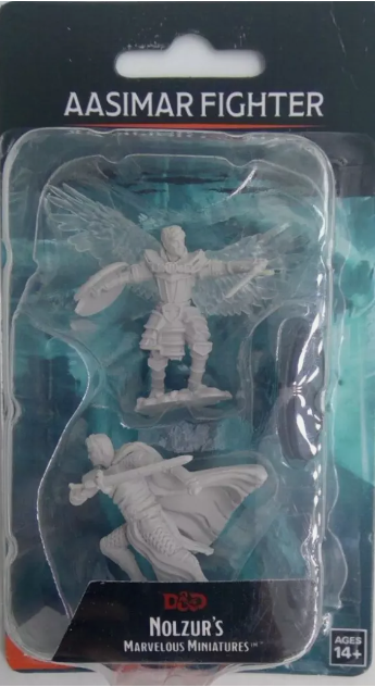 Dungeons & Dragons: Nolzurs Marvelous Miniatures: Aasimar Fighter (male) 73380